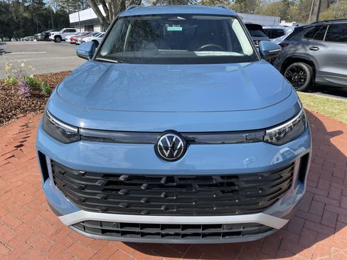 New 2026 Volkswagen Tiguan SE image 2