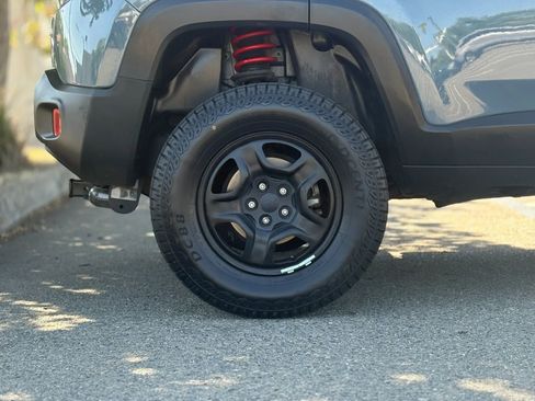 Used 2018 Jeep Renegade Sport w/ Power & Air Group AWD/4WD image 28