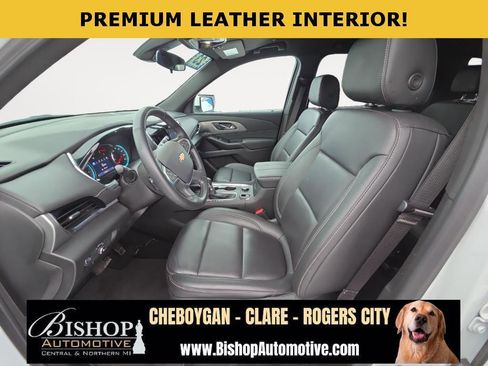 Used 2023 Chevrolet Traverse LT image 10