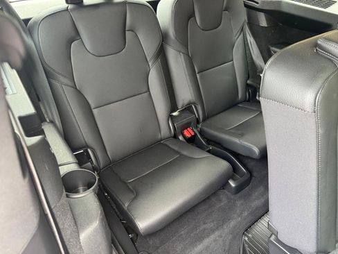 Used 2016 Volvo XC90 T8 Momentum w/ Vision Package AWD/4WD image 16