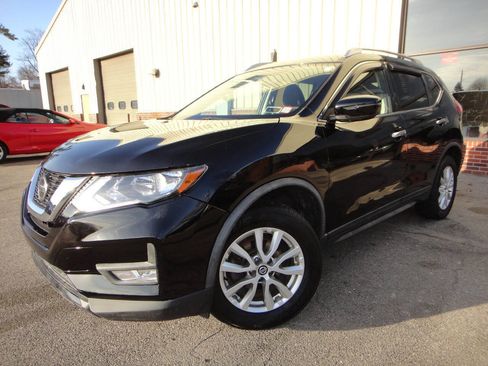 Used 2019 Nissan Rogue SV AWD/4WD image 1