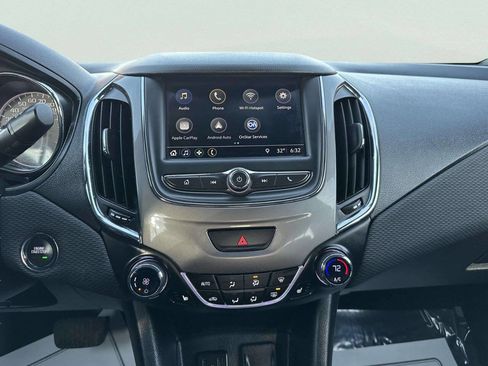 Used 2019 Chevrolet Cruze LT image 26