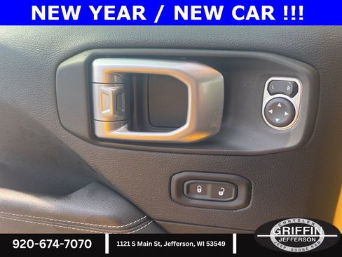 Used 2019 Jeep Wrangler Unlimited Sahara image 15