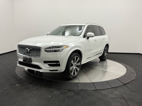 Certified 2024 Volvo XC90 T8 Ultimate w/ Protection Package Premier AWD/4WD image 3