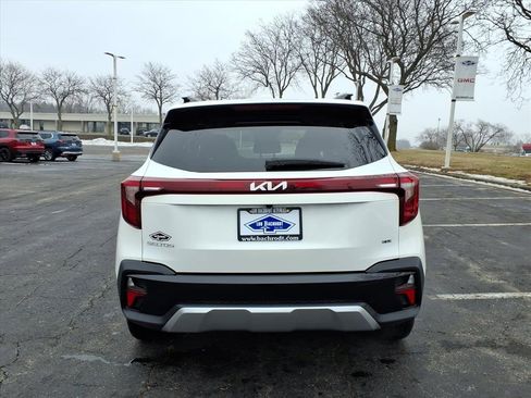 Used 2024 Kia Seltos EX image 6