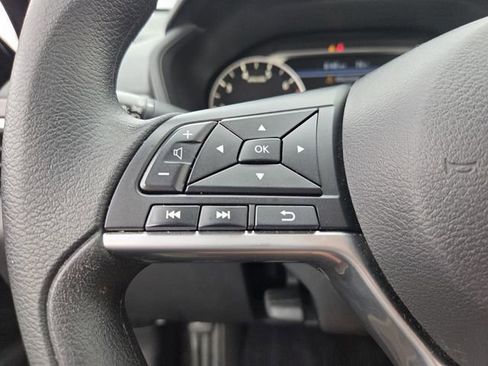 Used 2025 Nissan Altima 2.5 SV FWD image 25