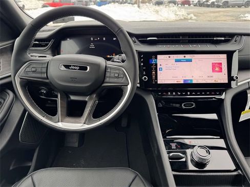 New 2026 Jeep Grand Cherokee Limited image 2