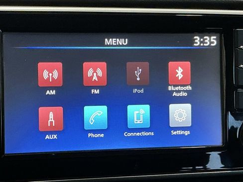 Used 2024 Nissan Versa S image 5