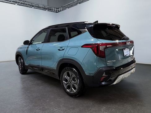 Used 2024 Kia Seltos S image 3