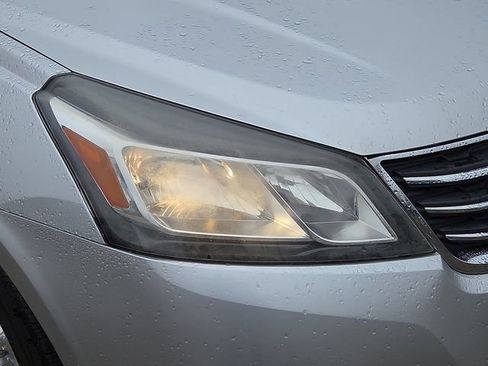 Used 2014 Chevrolet Traverse LT image 26