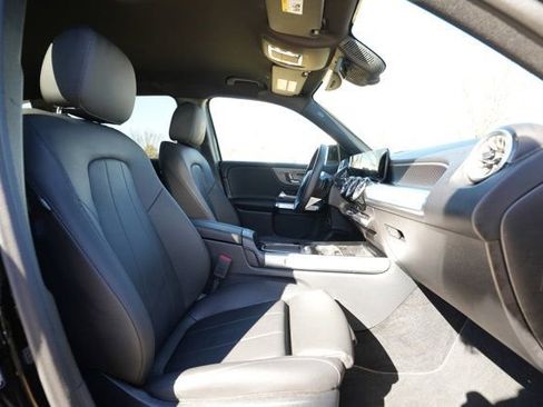 Certified 2025 Mercedes-Benz GLB 250 image 39