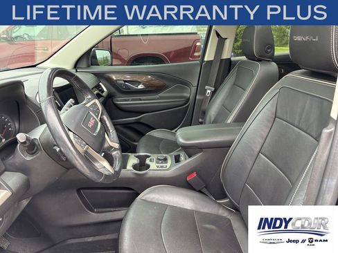Used 2020 GMC Terrain Denali w/ Denali Premium Package FWD image 7