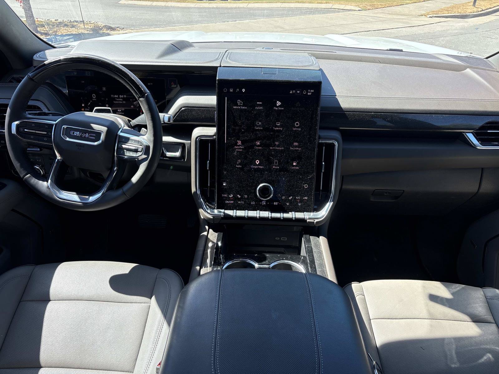Used 2026 GMC Yukon Elevation w/ Elevation Premium Package AWD/4WD image 29