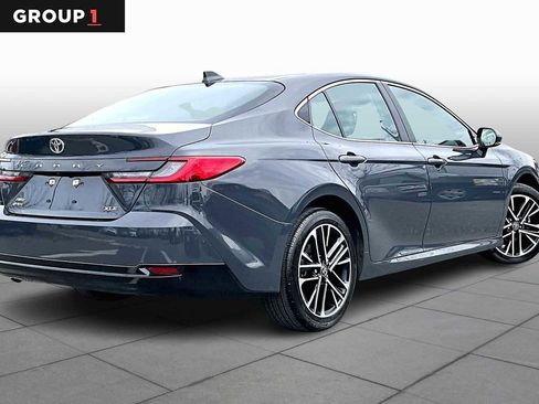 Used 2025 Toyota Camry XLE image 13
