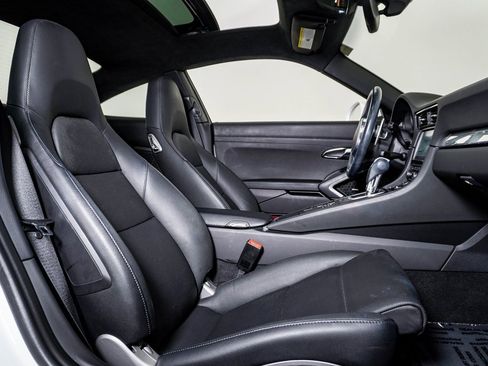 Certified 2016 Porsche 911 Carrera 4S image 16