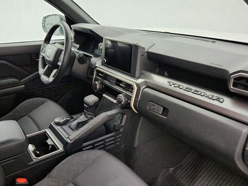 Used 2024 Toyota Tacoma TRD Sport image 23