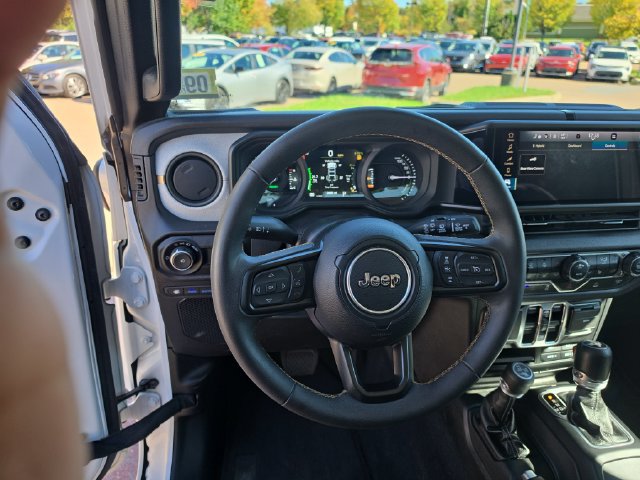 Used 2024 Jeep Wrangler Unlimited w/ Convenience Group AWD/4WD image 13