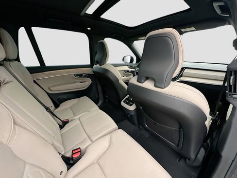 Used 2025 Volvo XC90 B5 Plus w/ Protection Package Premier image 32