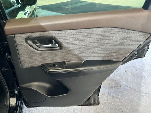 Used 2023 Nissan Rogue SV image 20