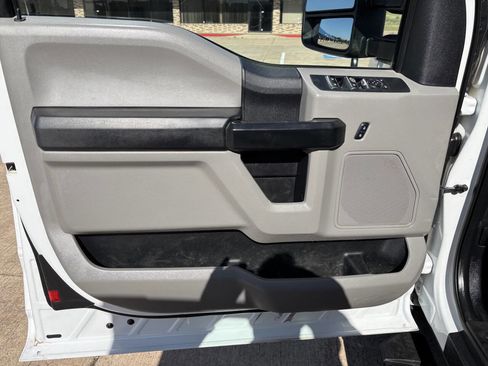 Used 2018 Ford F350 XL w/ Power Equipment Group AWD/4WD image 14