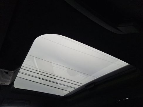 Used 2024 Volkswagen Golf R image 14