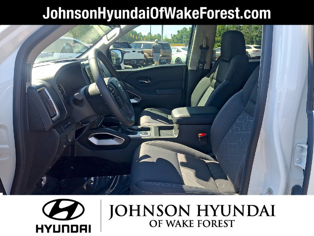 Used 2026 Nissan Frontier SV w/ All-Weather Content Package AWD/4WD image 3