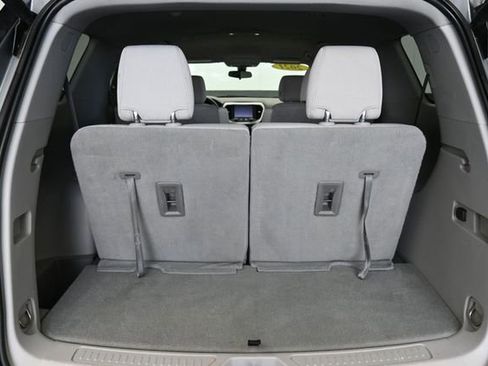 Used 2021 GMC Acadia SLE w/ Driver Convenience Package FWD image 32
