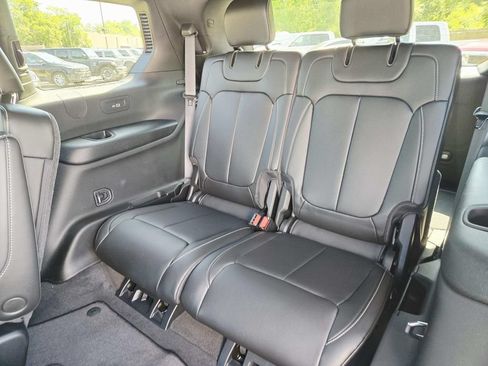 New 2026 Jeep Grand Cherokee L Limited w/ Limited Altitude Package AWD/4WD image 15