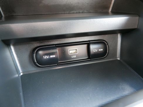Certified 2025 Kia Soul LX FWD image 33