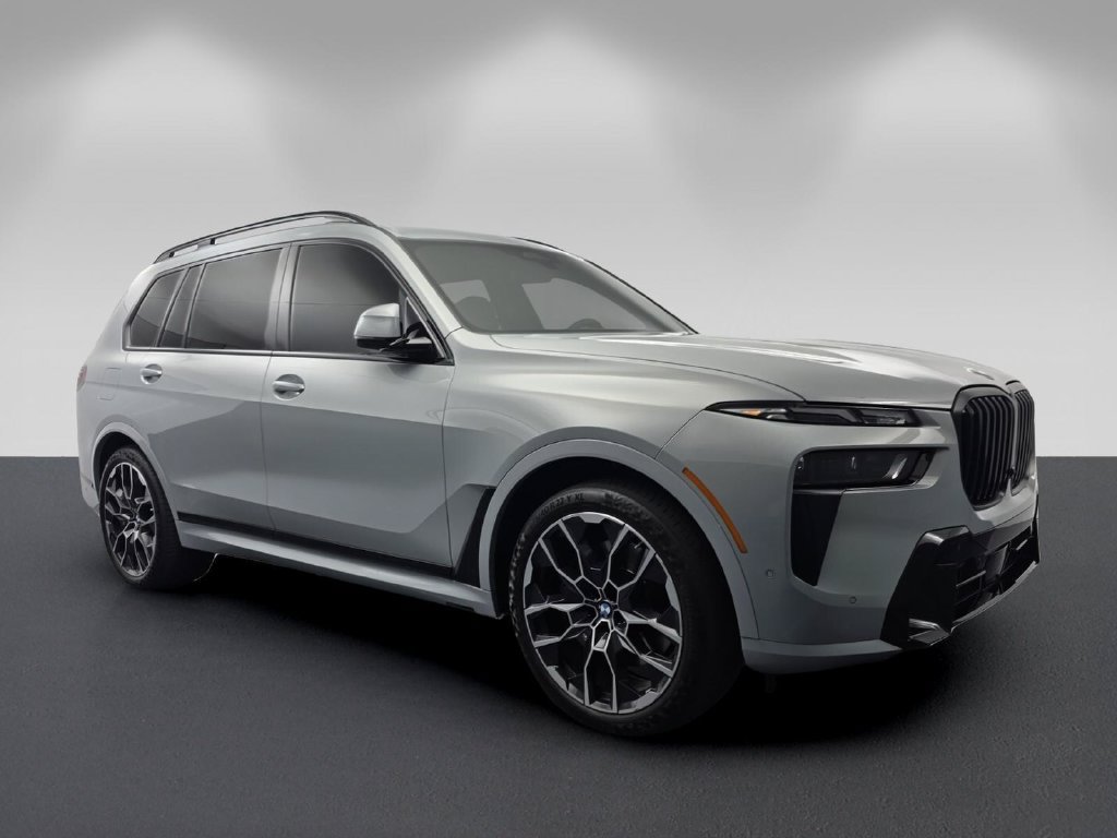 Used 2025 BMW X7 xDrive40i w/ M Sport Package AWD/4WD image 1