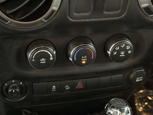 Used 2016 Jeep Wrangler Sport w/ Quick Order Package 24S AWD/4WD image 19