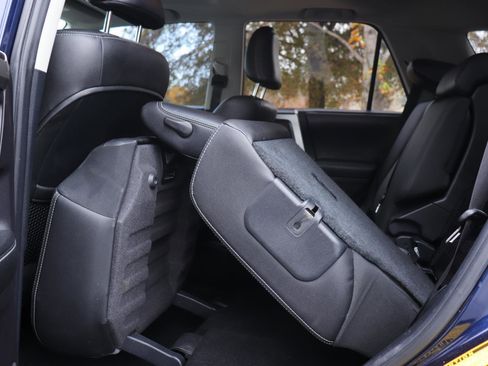 Used 2015 Toyota 4Runner SR5 Premium image 14