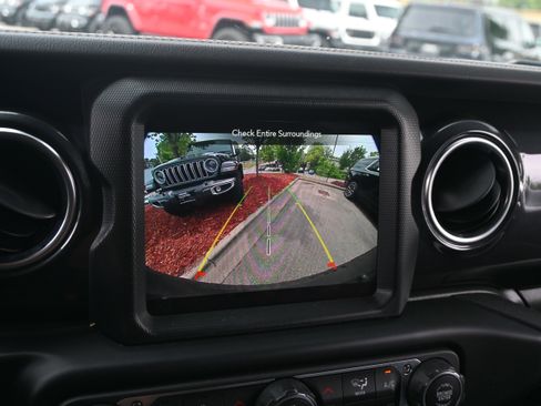 Used 2023 Jeep Wrangler Unlimited Rubicon 392 w/ Xtreme Recon 35" Tire Package AWD/4WD image 24