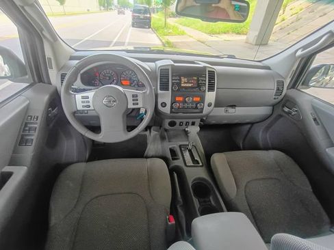 Used 2013 Nissan Frontier SV w/ SV Value Truck Pkg RWD image 25