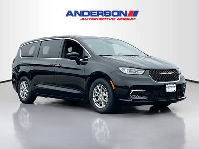 New 2026 Chrysler Pacifica Select