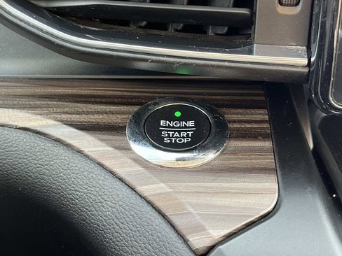 Used 2020 Ford Explorer Limited image 37