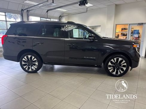 Certified 2025 Ford Expedition Platinum w/ Driver's Package AWD/4WD image 10