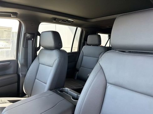 New 2025 Chevrolet Suburban Z71 w/ Z71 Off-Road Package image 17