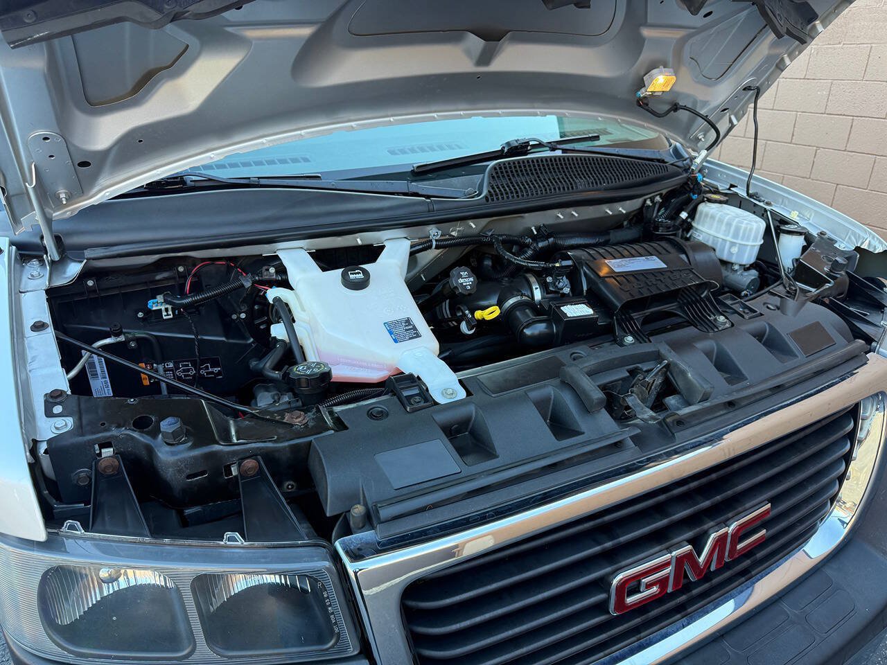 Used 2018 GMC Savana 3500 LT w/ LT Preferred Equipment Group RWD image 10