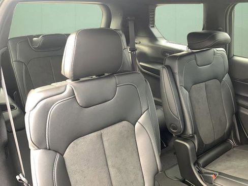 New 2025 Jeep Grand Cherokee L Altitude image 42