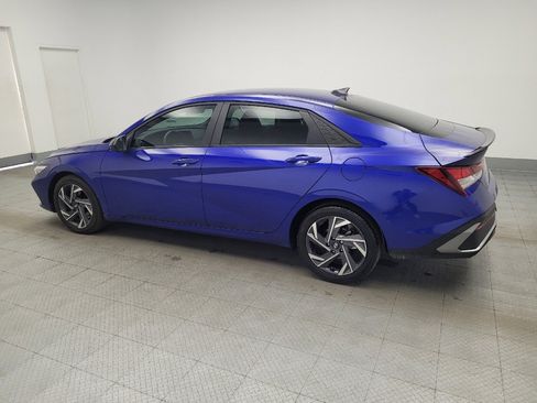 Used 2025 Hyundai Elantra Sport FWD image 3