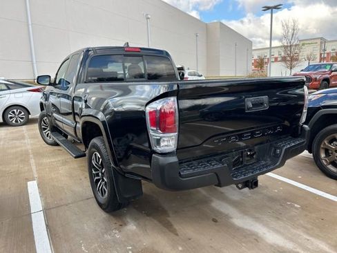 Used 2022 Toyota Tacoma TRD Sport image 6