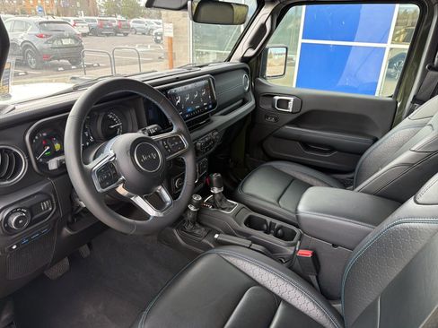 Used 2024 Jeep Wrangler High Altitude AWD/4WD image 20
