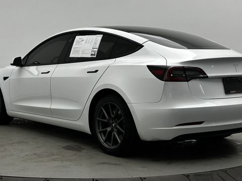 Used 2021 Tesla Model 3 Standard Range Plus image 5
