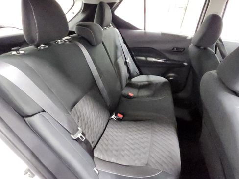 Used 2021 Nissan Kicks S image 18