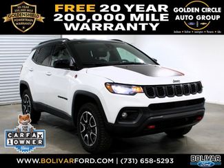 Used 2025 Jeep Compass Trailhawk video 1