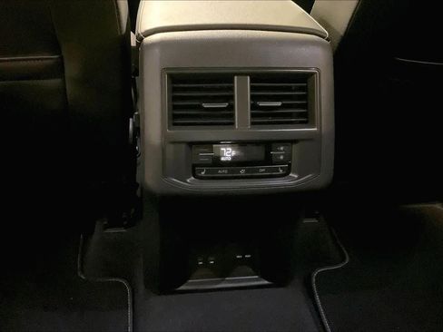 Used 2021 Volkswagen Atlas SEL Premium image 34