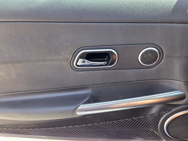 Used 2005 Chrysler Crossfire Limited RWD image 18