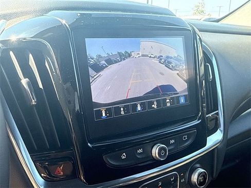 Used 2024 Chevrolet Traverse RS image 17