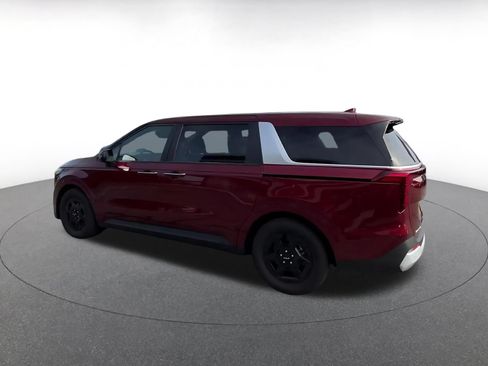 Used 2026 Kia Carnival FWD image 9